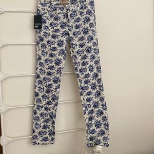 NWT PAIGE Skinny Jeans Floral Blue & White Size 26